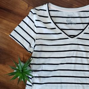NWT| Black and White Vneck Lounge Sleep Shirt